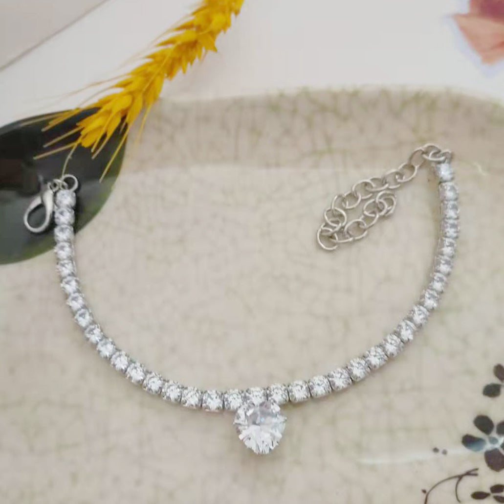 Bling Rhinestones Heart-Shaped Cat and Dog Necklace - Elegant Pet Gem Necklace for Cats and Dogs - Sparkling Rhinestone Collar for Pets