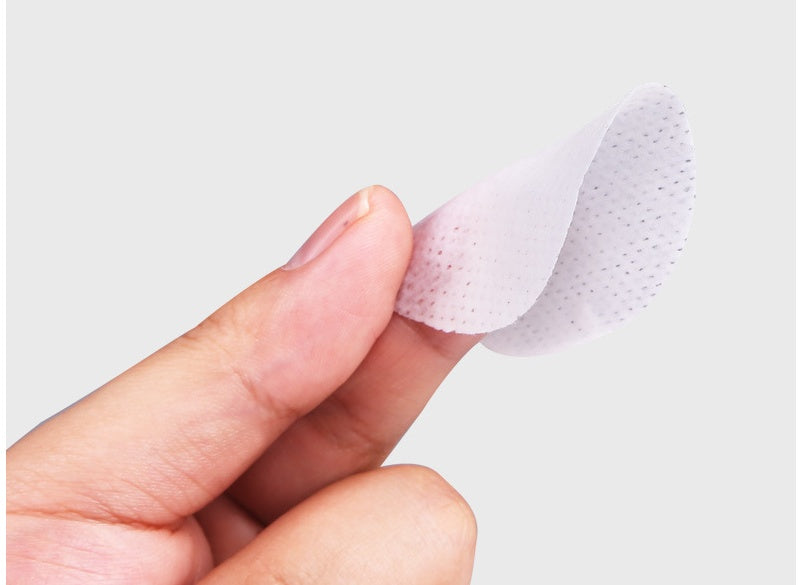 Wet wipes for cats to remove tear marks