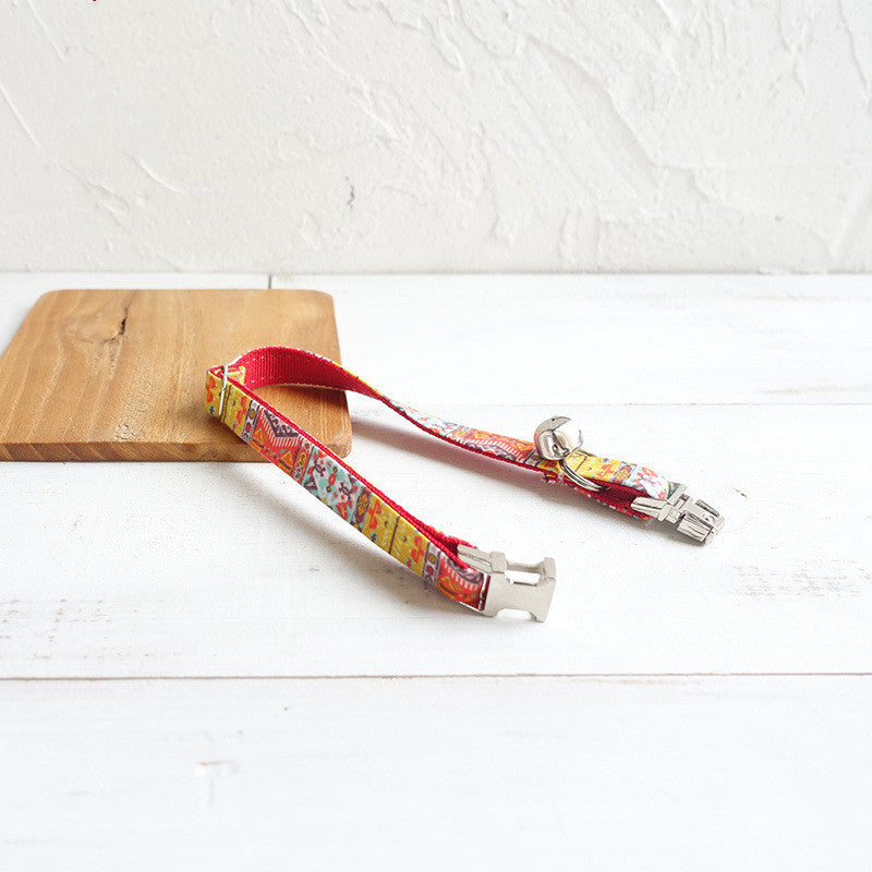 Adjustable pet collar with bell