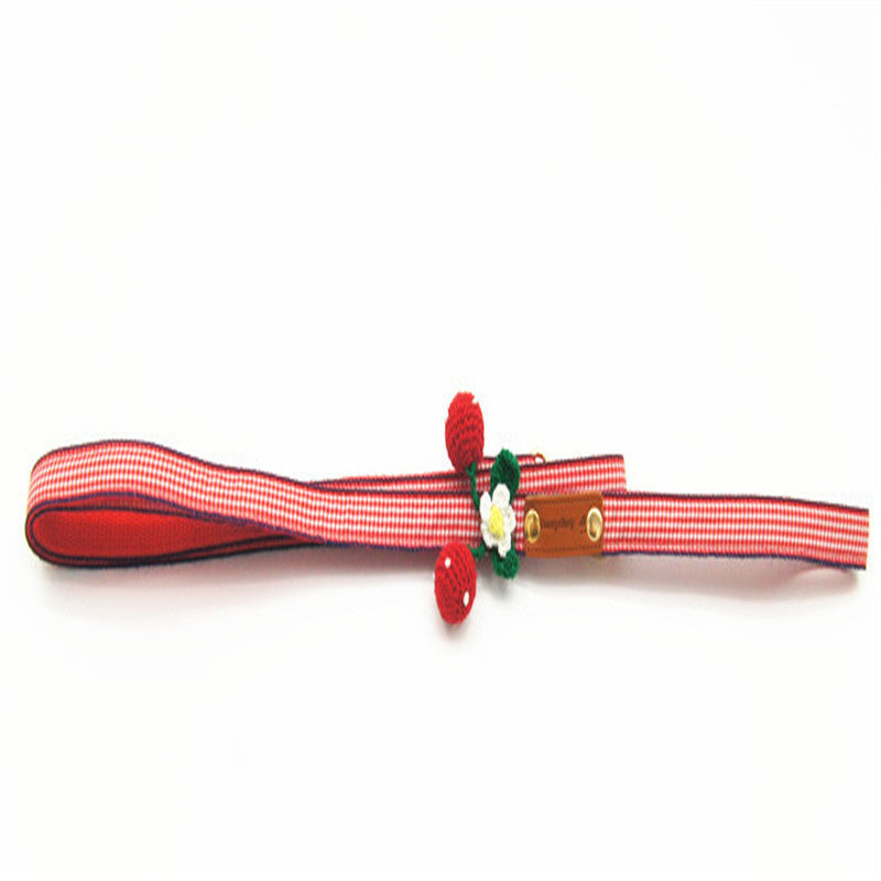 Knit strawberry pet traction set