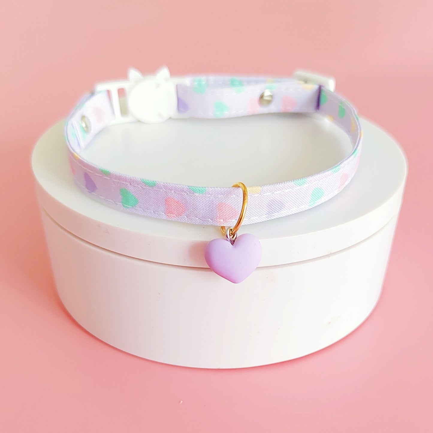 Ondaum Adjustable Cat Collar with Love Pattern – Stylish and Comfortable Pet Decorations