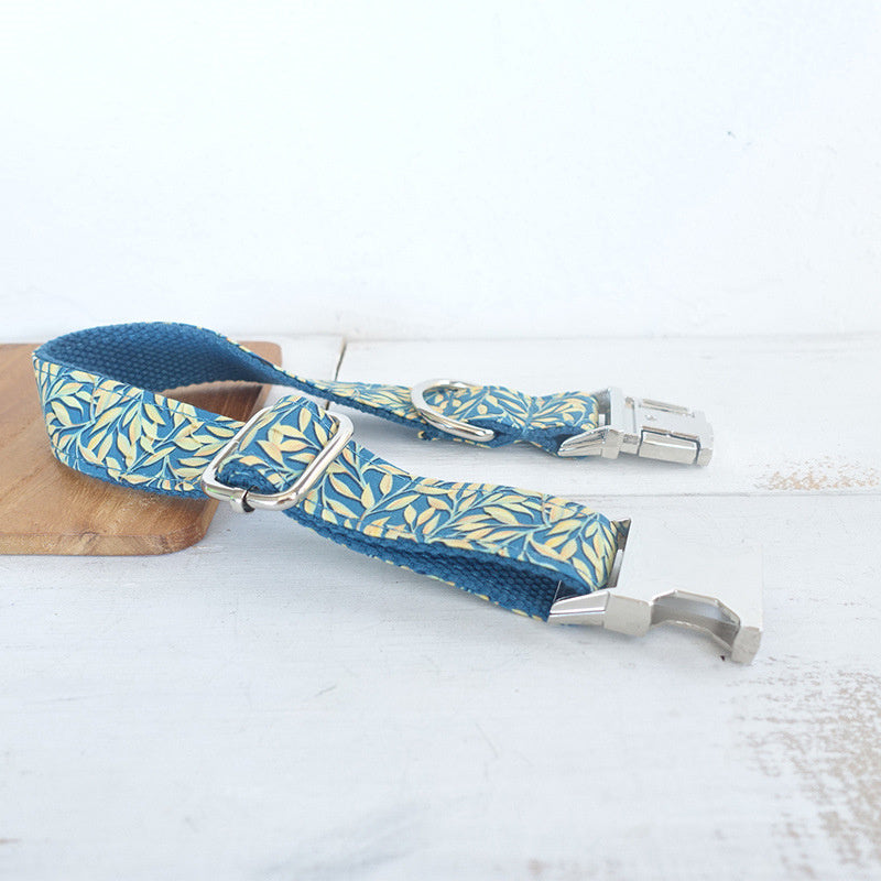 Golden leaf dog collar