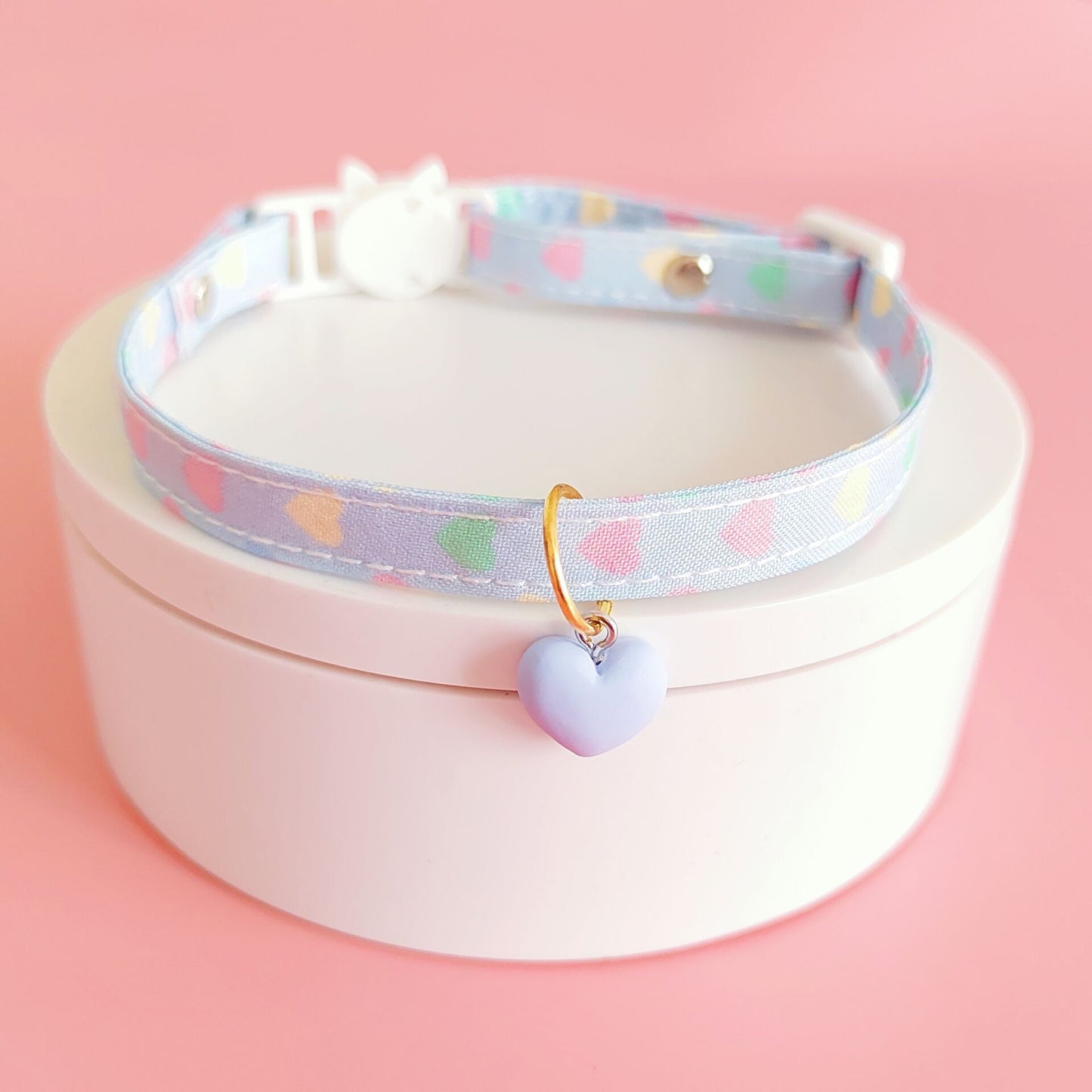 Ondaum Adjustable Cat Collar with Love Pattern – Stylish and Comfortable Pet Decorations