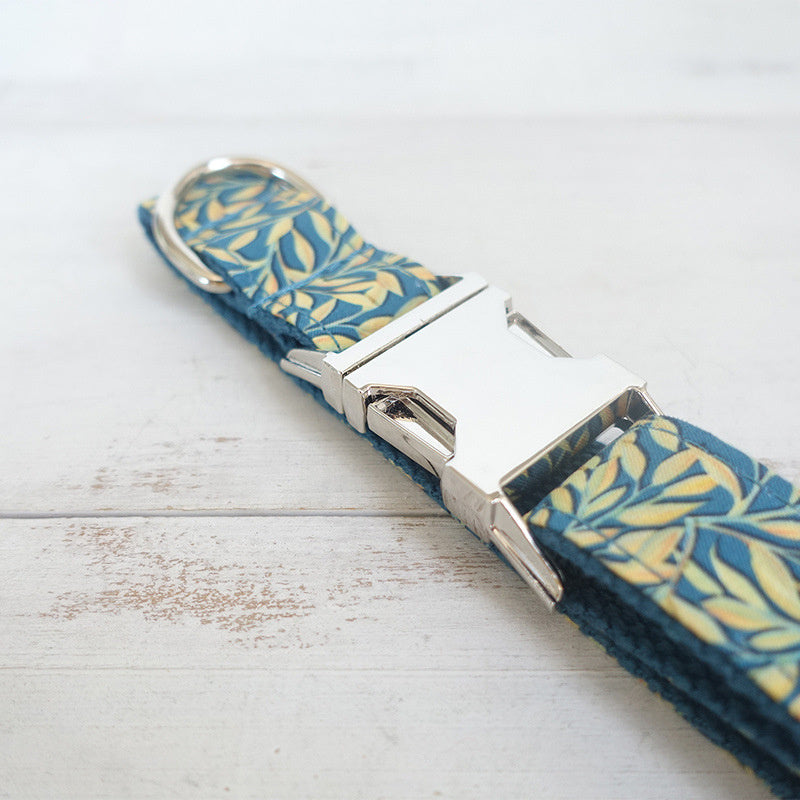 Golden leaf dog collar