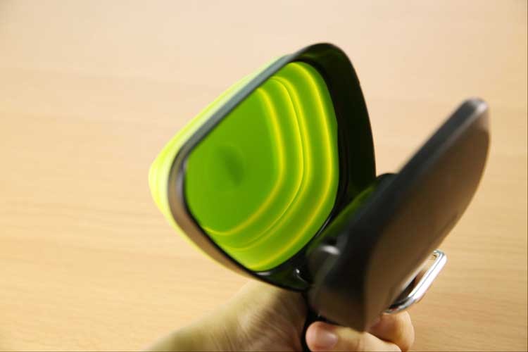 Foldable Dog Pooper Scooper with Degradable Bags