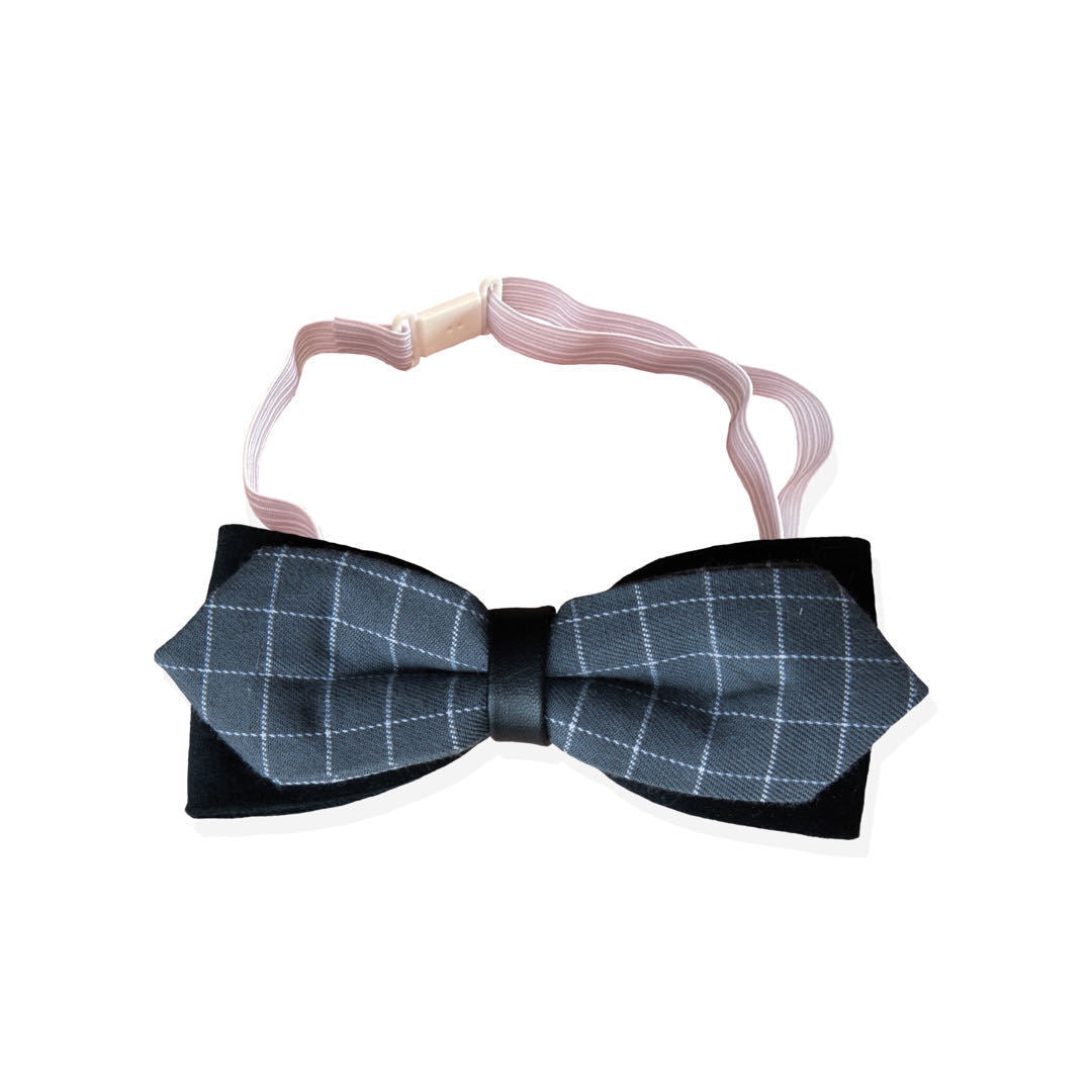 Stylish Nylon Pet Scarf – Comfortable and Fashionable for All Seasons