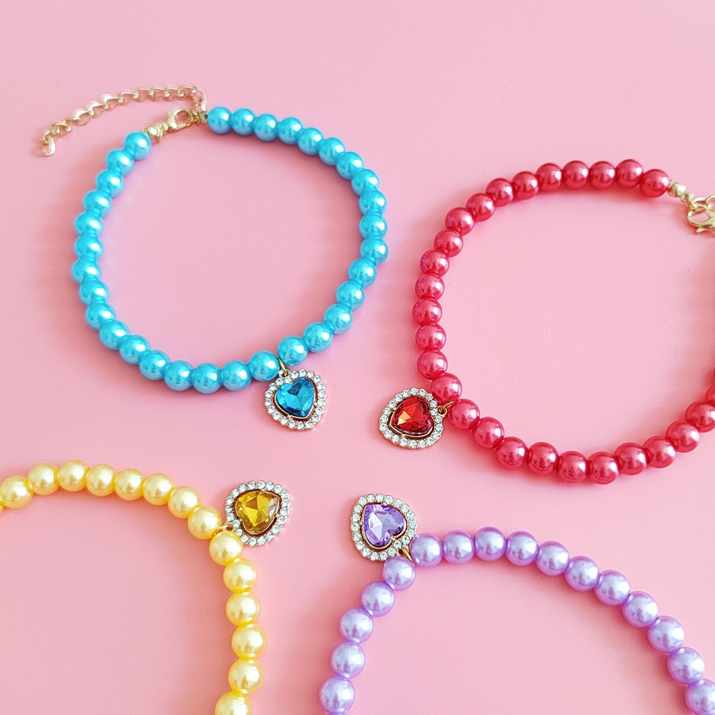 Ondaum Pet Necklace Cat Pearl Pendant Collar – Colorful Gemstone Heart Charm, Adjustable Sizes, Elegant Imitation Pearl Design for Pets