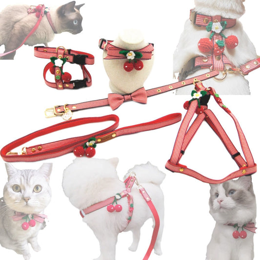 Knit strawberry pet traction set